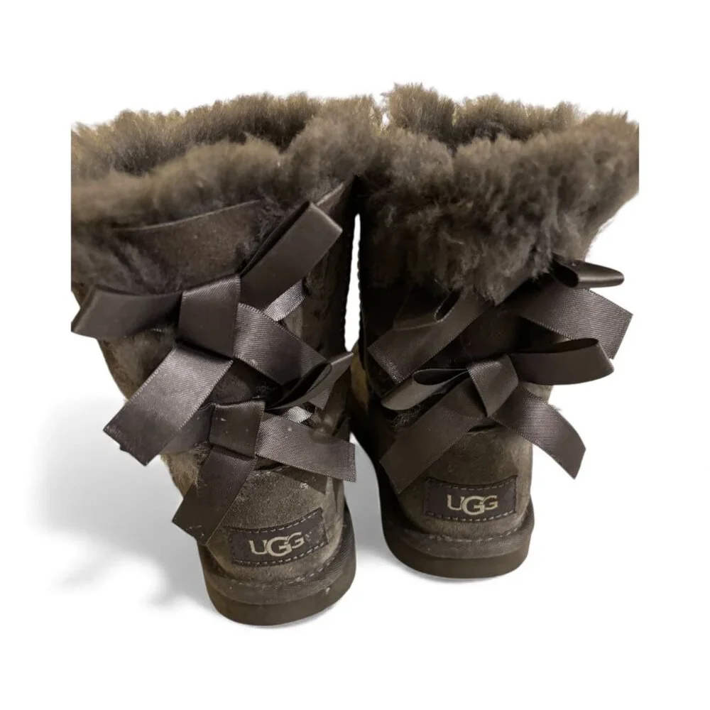 Girls size 13 Uggs fur boots grey color